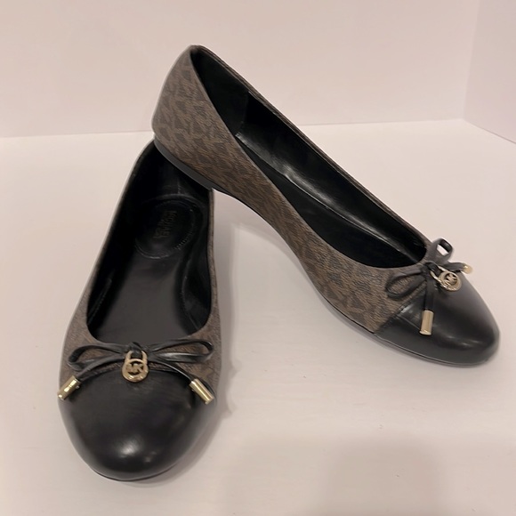 MICHAEL Michael Kors Shoes - Michael Kors Ballet Flats Ladies Brown Monogram Dress shoes. Size 8.